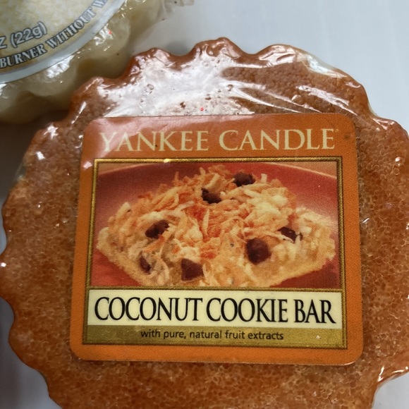 3 Yankee Candle Tarts BAKERY SCENTS NEW 0.8 oz each - Picture 5 of 8